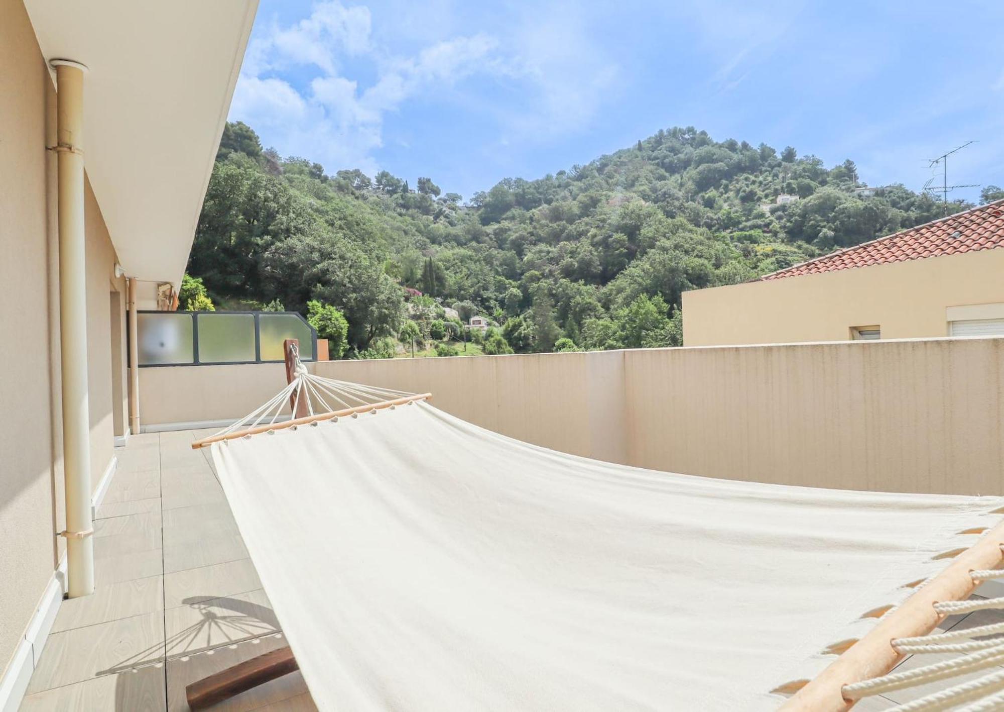 Spacieux Rooftop Parking, Terrasse Ensoleillee Menton Eksteriør bilde